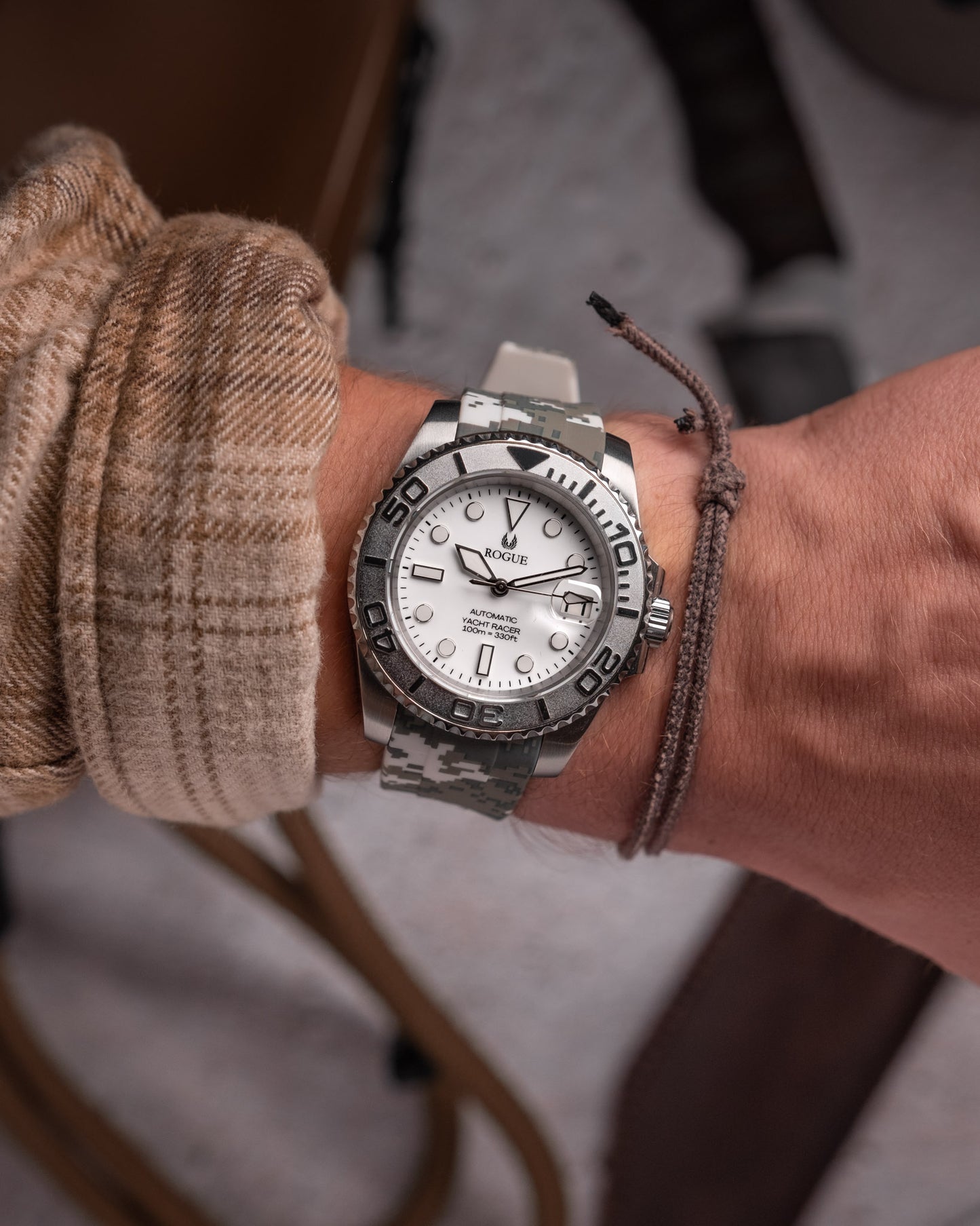 WHITE YACHT RACER