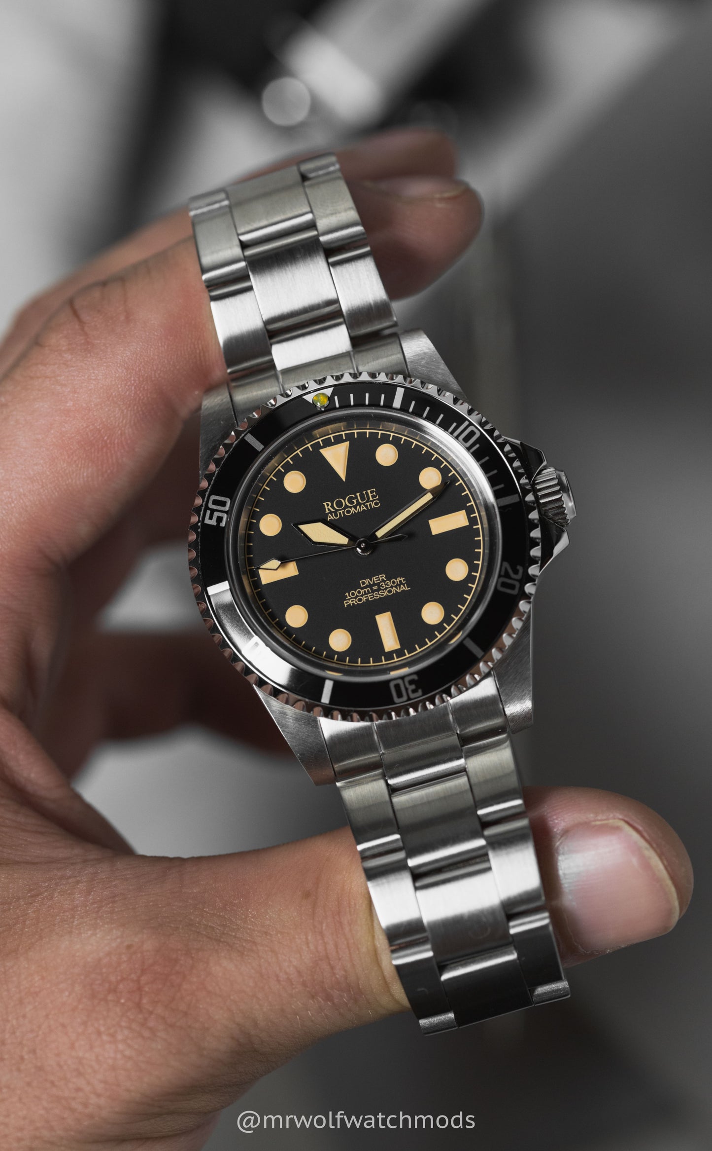 BLACK VINTAGE DIVER