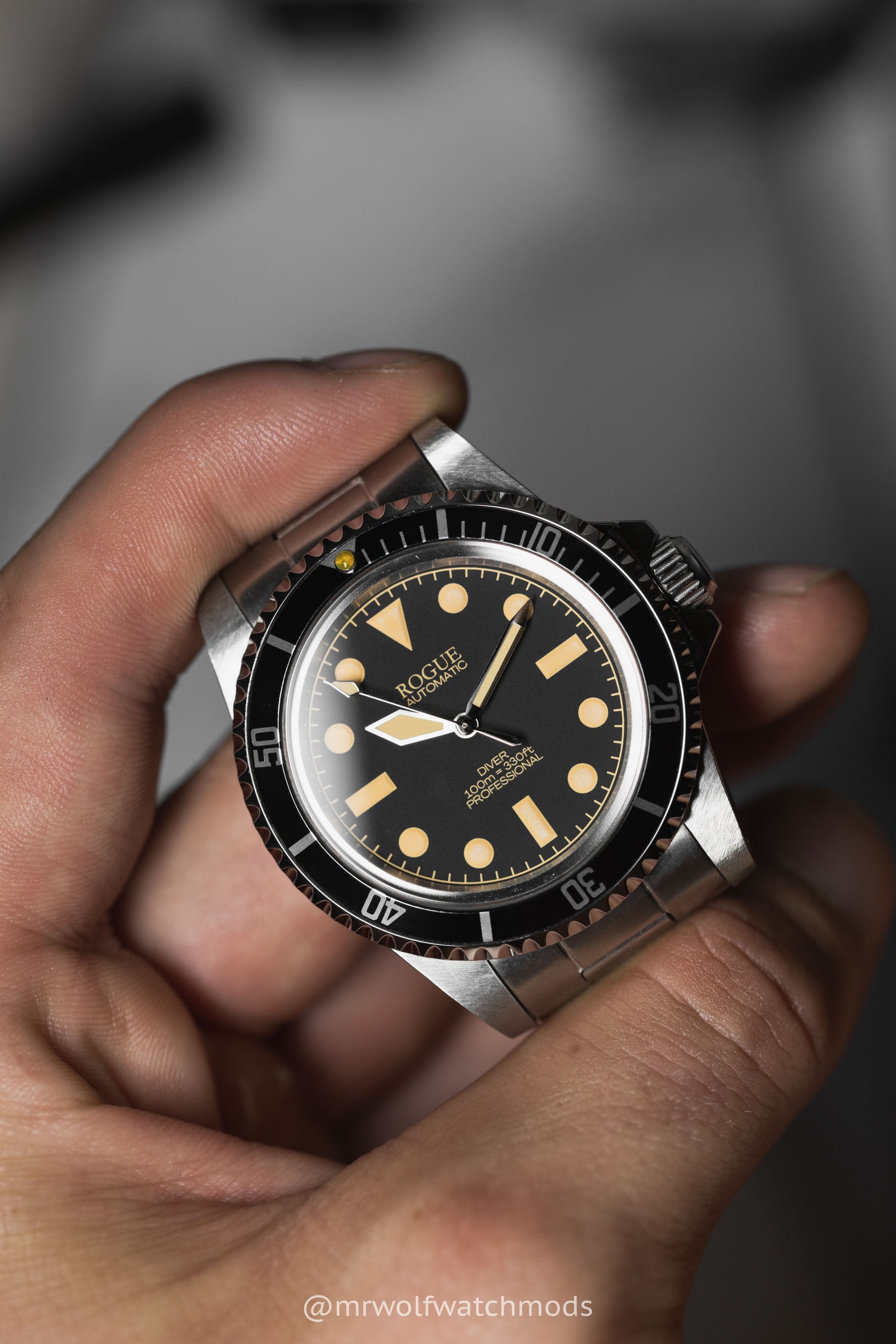 BLACK VINTAGE DIVER