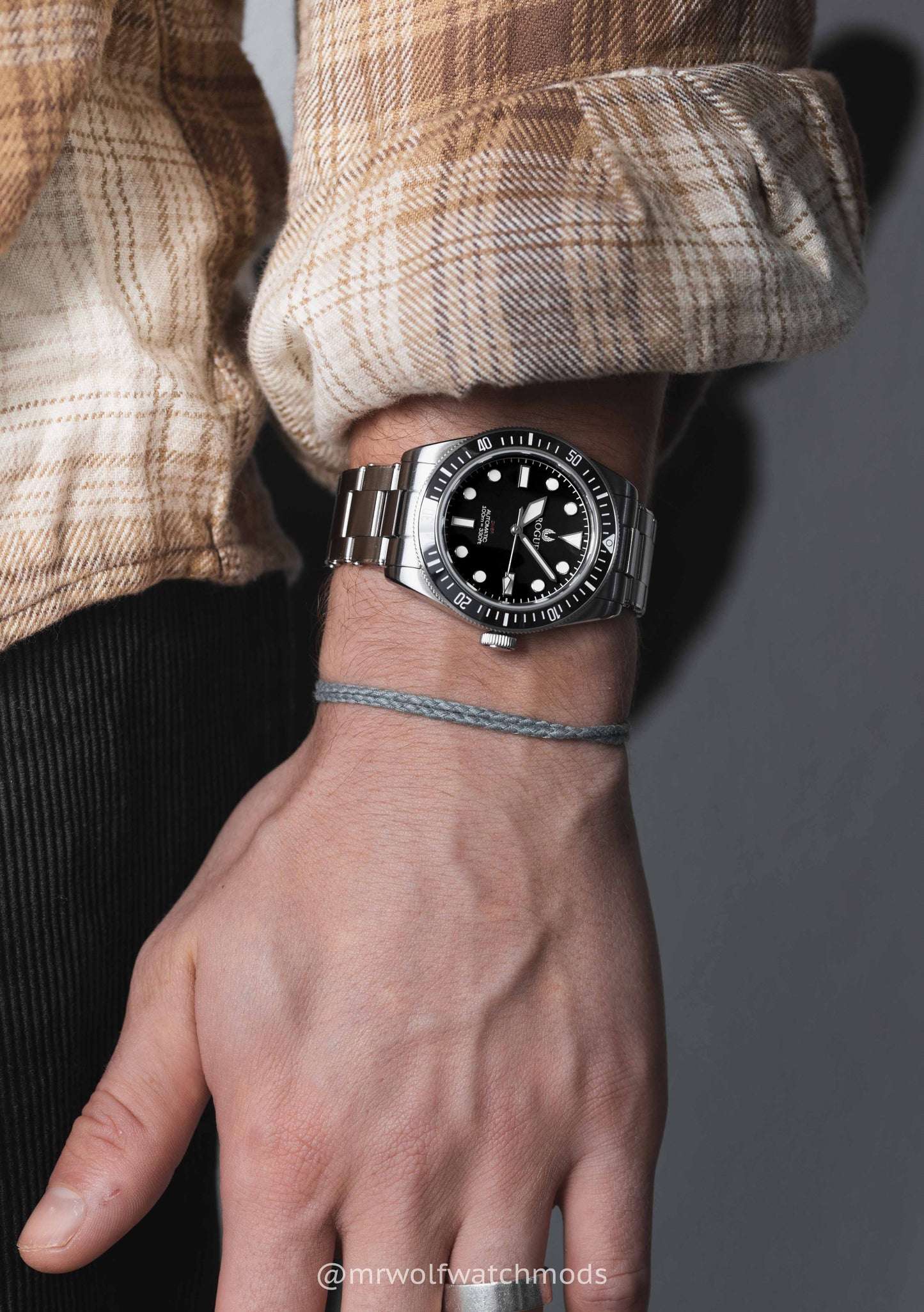 BLACK DIVER