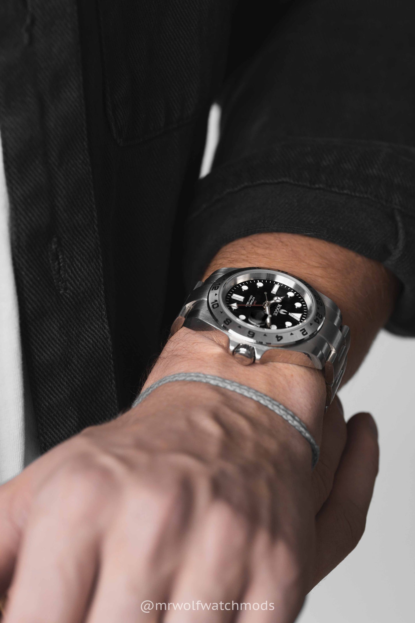 BLACK SEEKER GMT