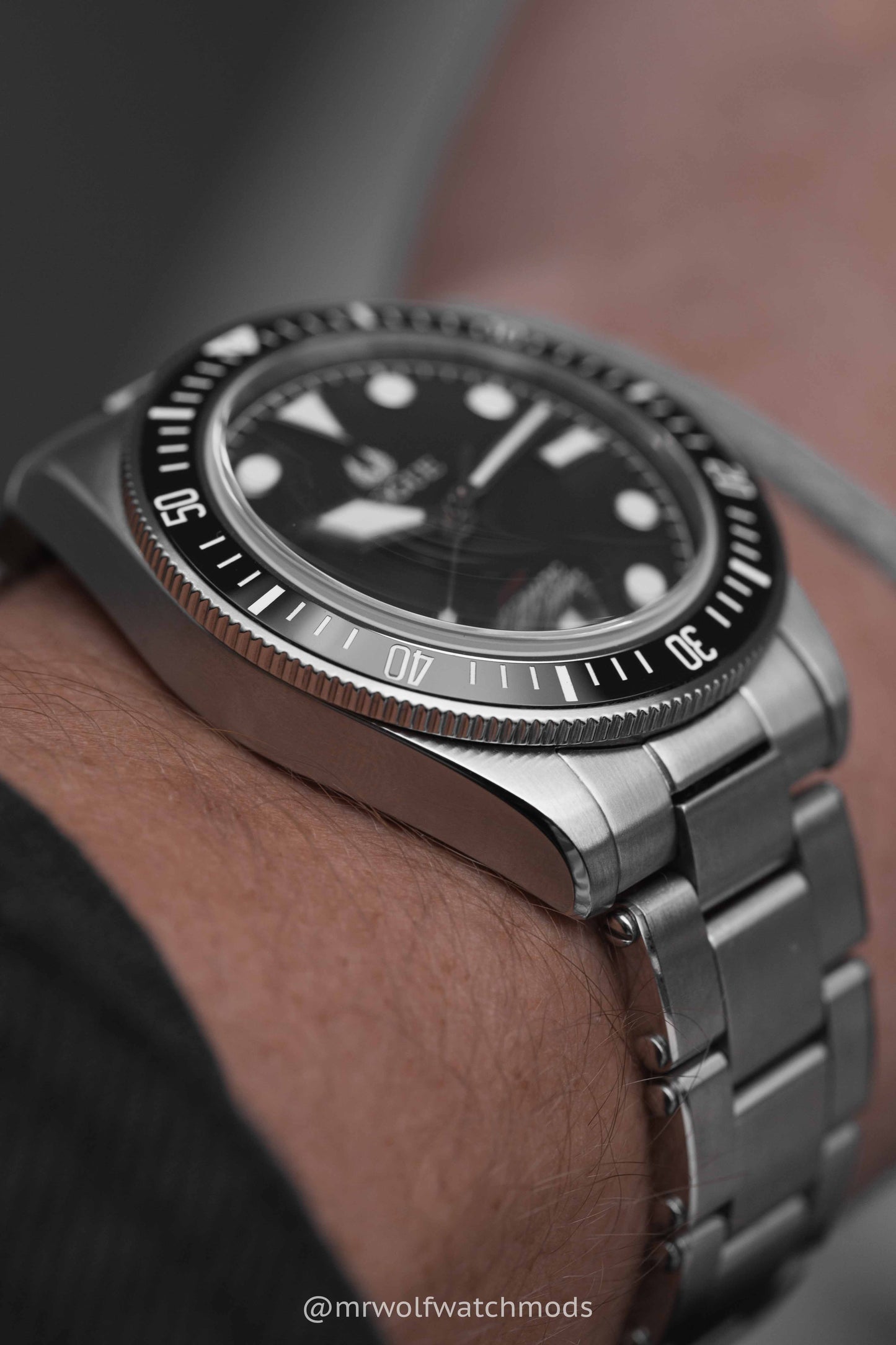 BLACK DIVER
