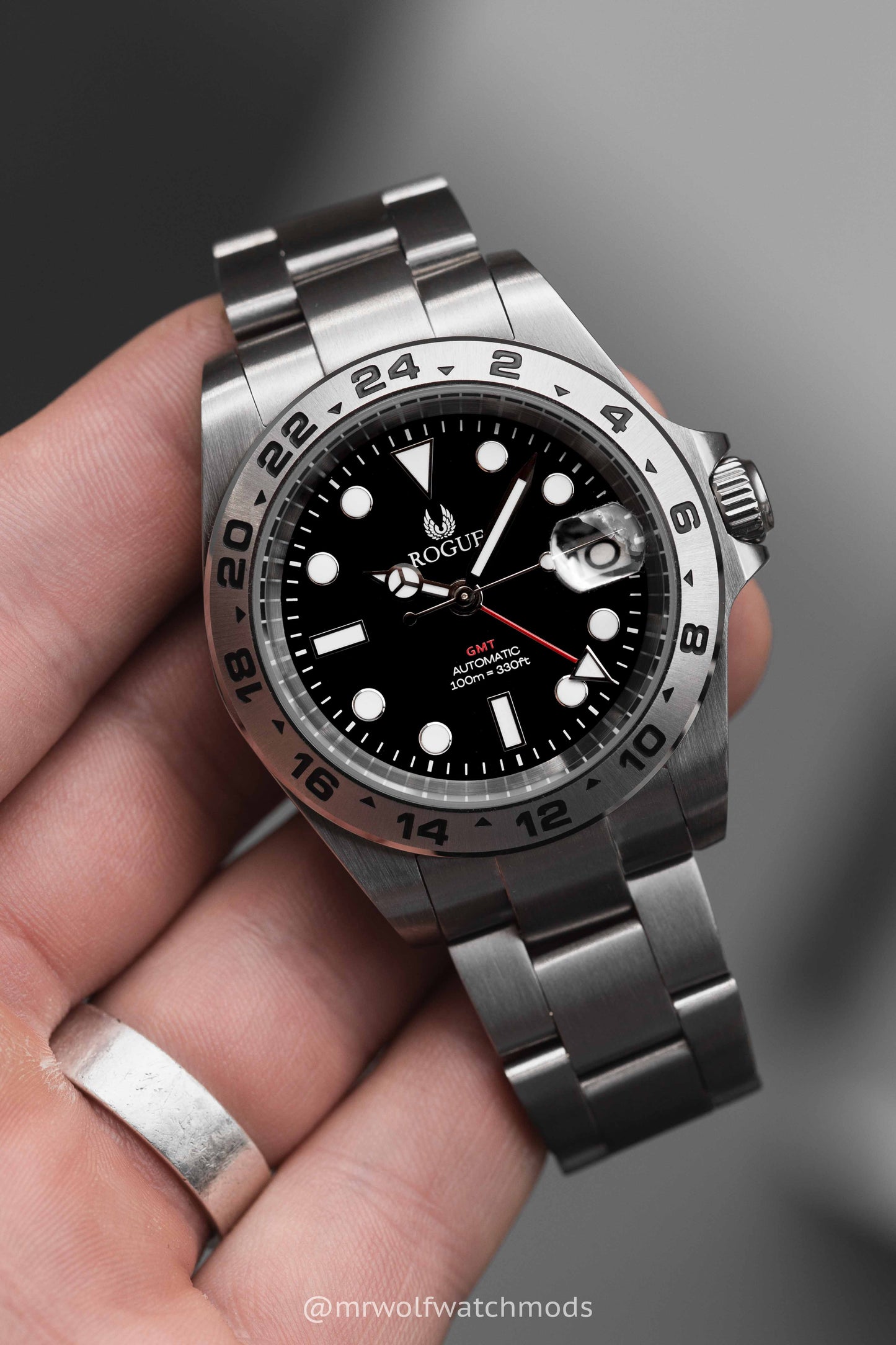 BLACK SEEKER GMT