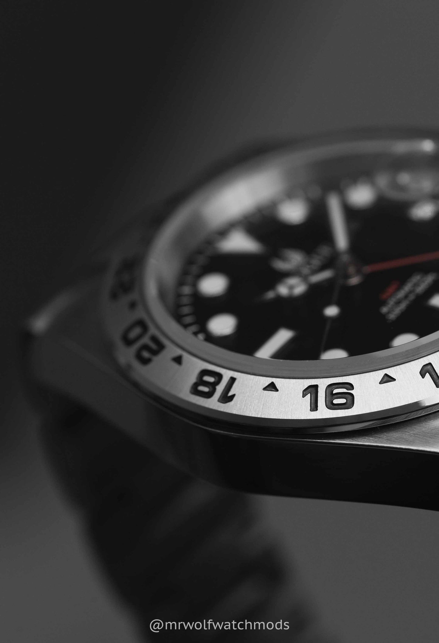 BLACK SEEKER GMT