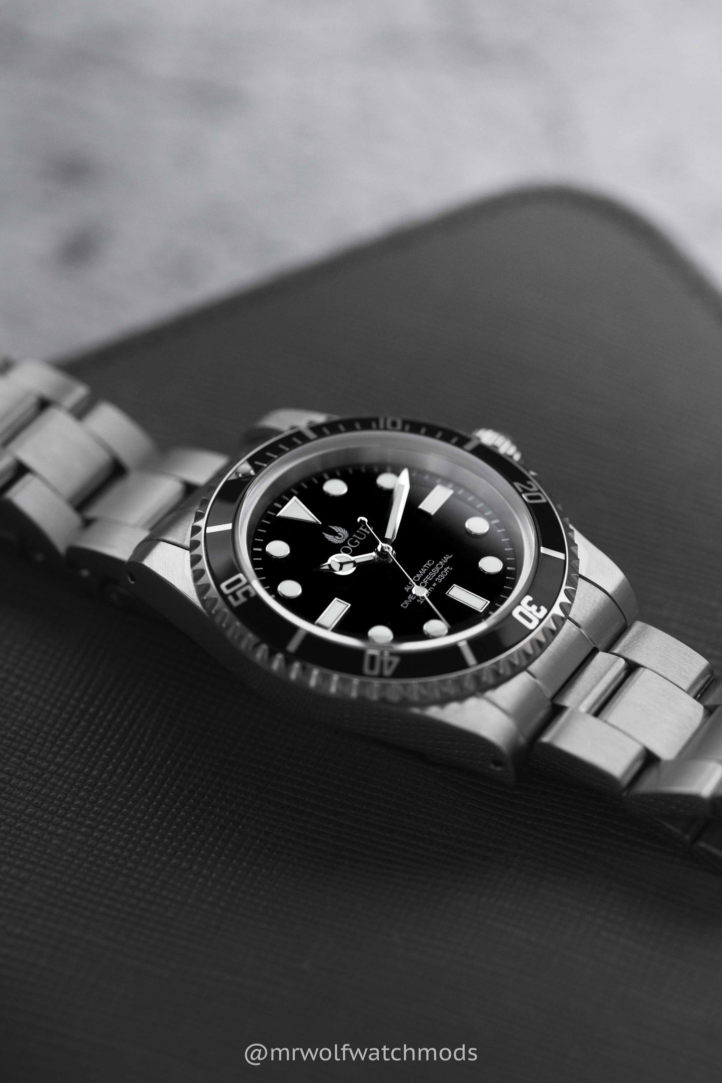 BLACK VINTAGE DIVE PROFESSIONAL
