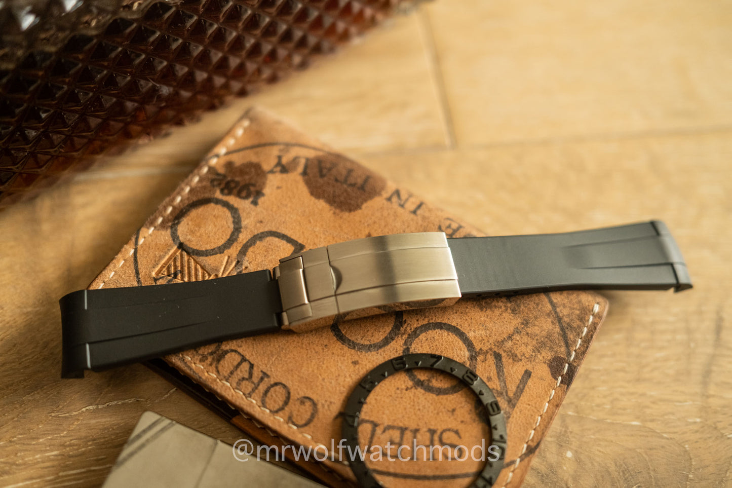 BLACK RUBBER STRAP