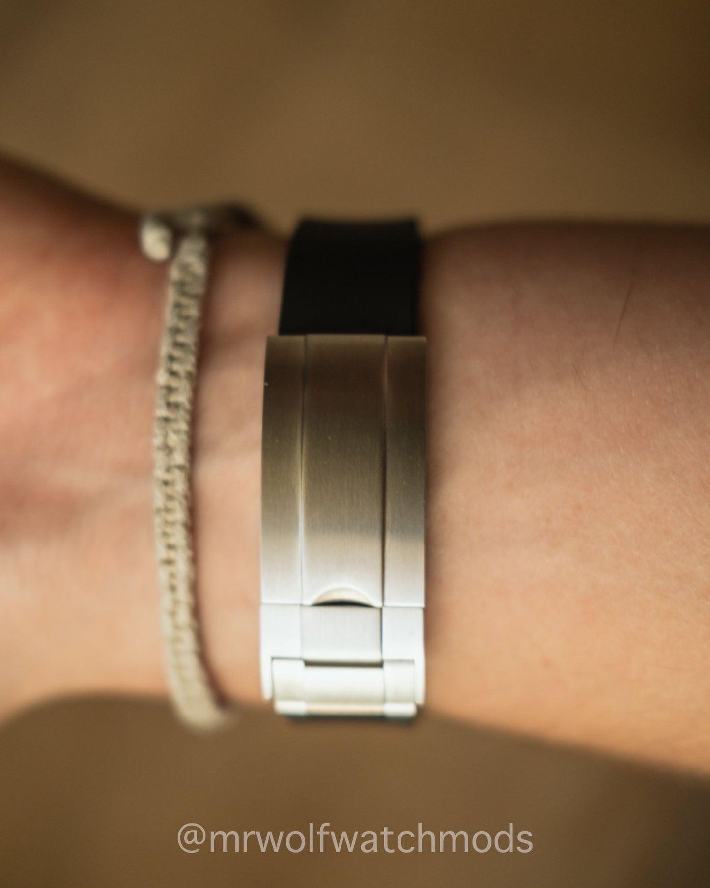 BLACK RUBBER STRAP