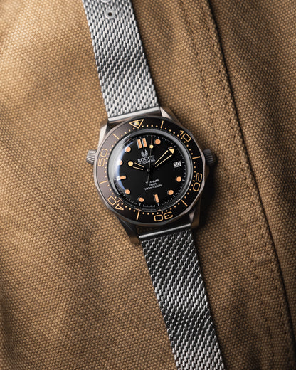 TAN TITANIUM DIVER