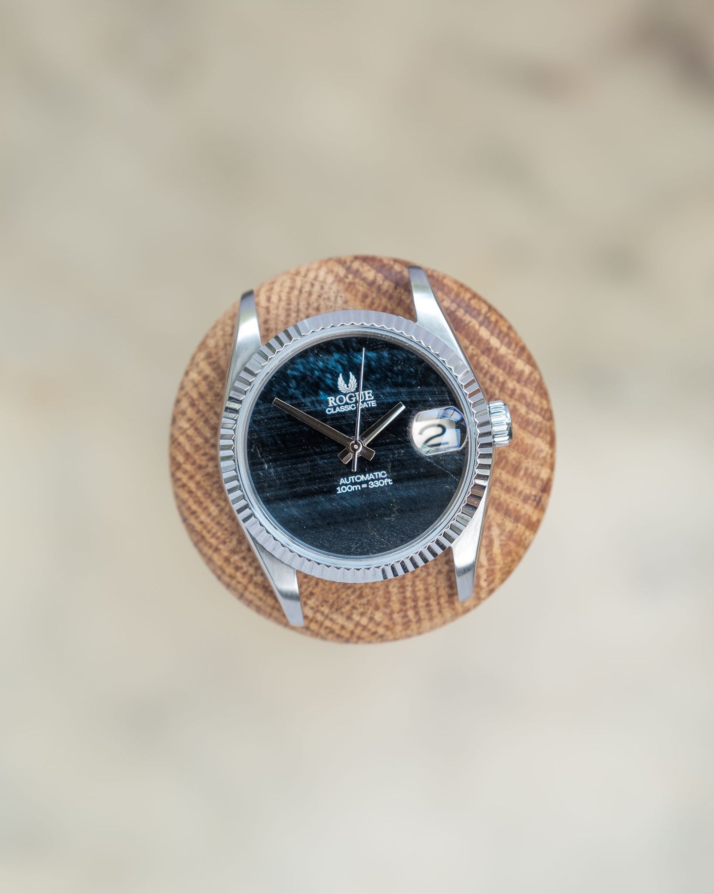 HAWK EYE STONE CLASSIC DATE