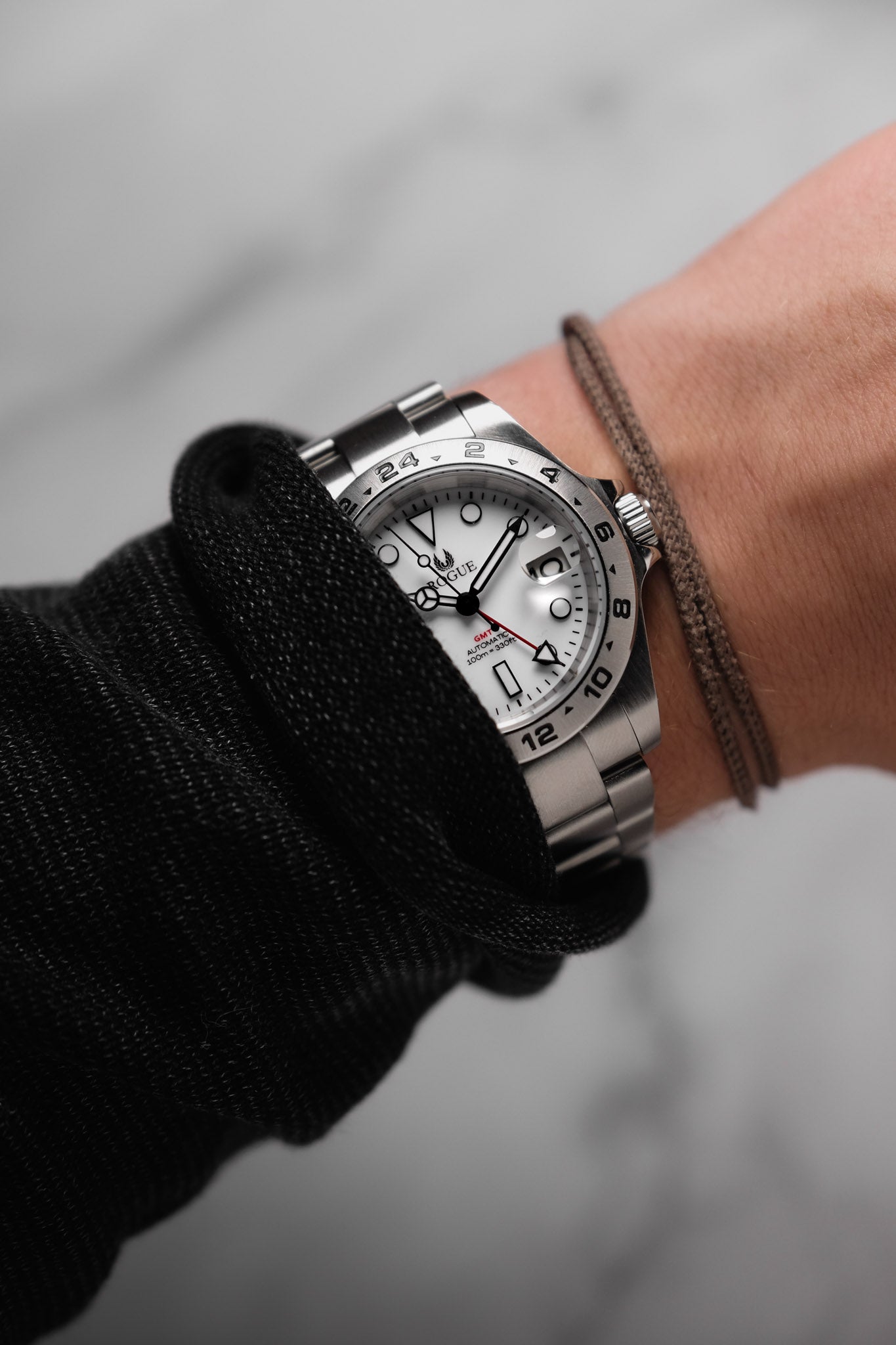 WHITE SEEKER GMT