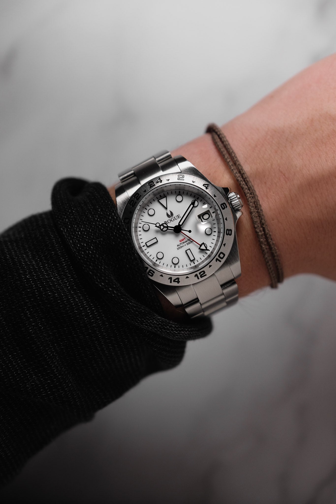 WHITE SEEKER GMT