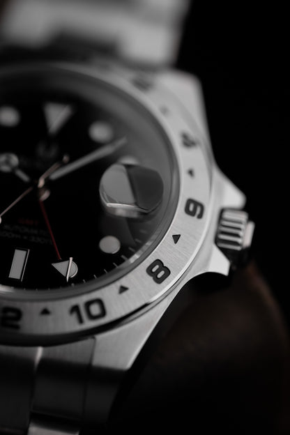 BLACK SEEKER GMT