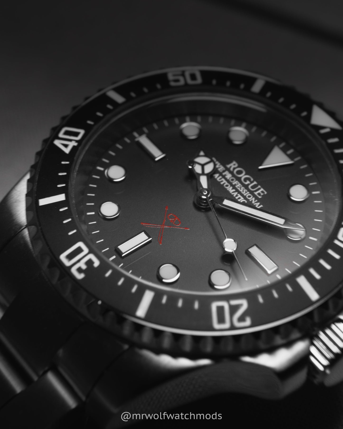 RED/BLACK DIVE PROFESSIONAL